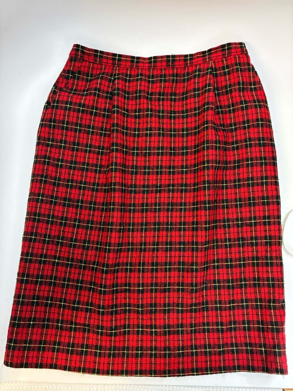 Vintage Pendleton Red Tartan Plaid Skirt, 100% Virgin Wool, Size 16 Knee Length - Picture 16 of 16